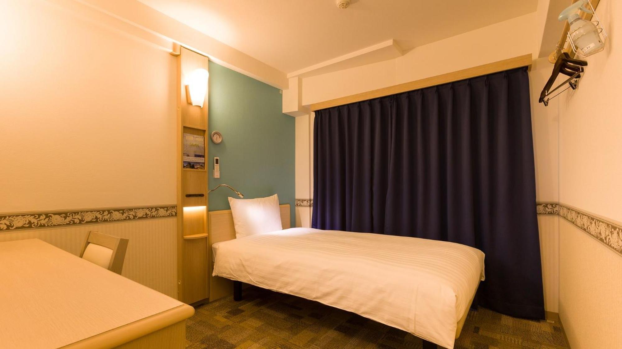 Toyoko Inn Saitama Misato Ekimae Room photo